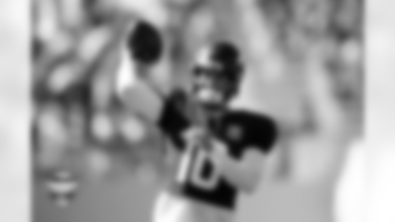 Bo Nix during practice at Broncos Park Powered by CommonSpirit on August 20, 2025 in Englewood, Colorado. Photo by Ben Swanson / Denver Broncos