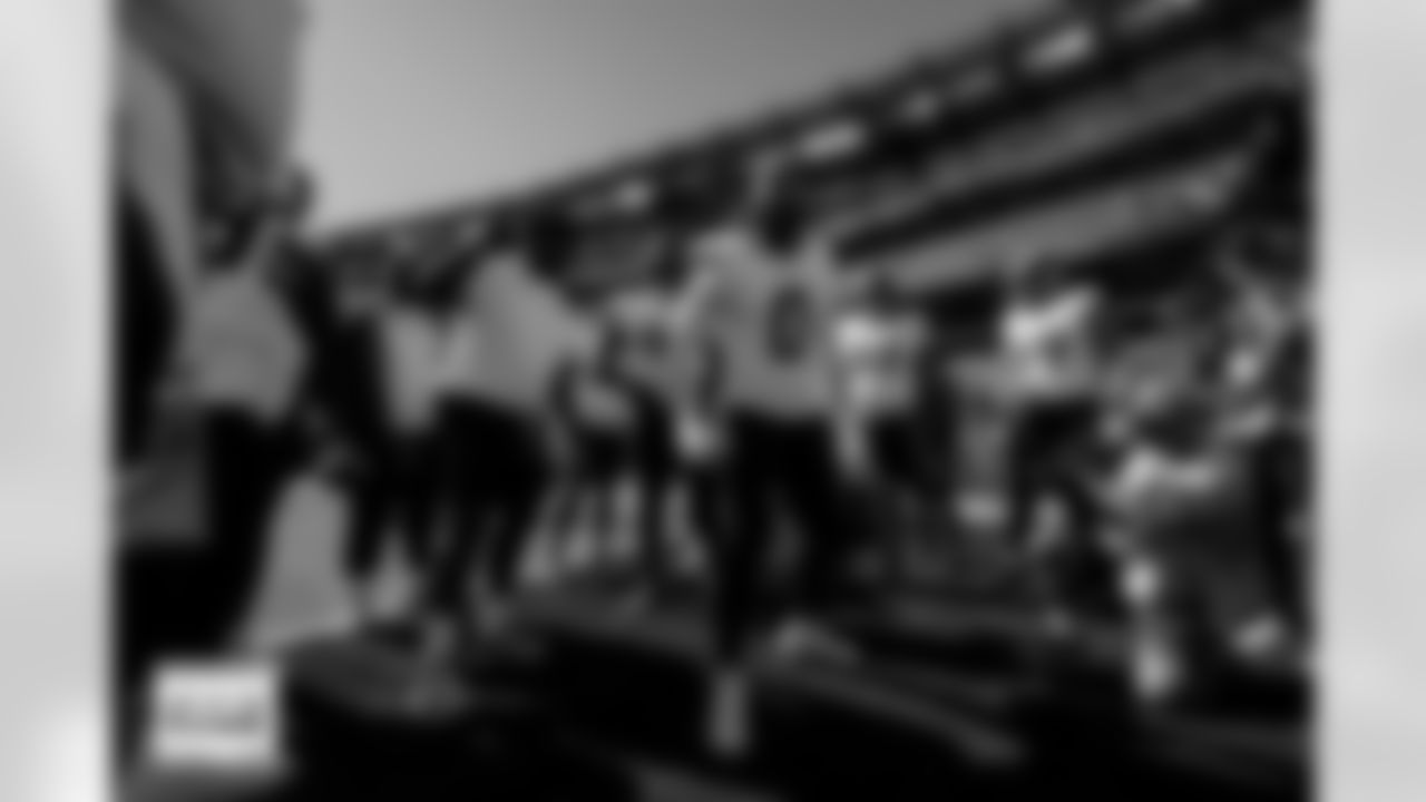 Denver Broncos linebacker Jonathon Cooper (0) gives a pregame speech to his teammates before the Broncos' Week 5 game against the Philadelphia Eagles at Lincoln Financial Field in Philadelphia, Pennsylvania on October 5, 2025. Photo by Gabriel Christus / Denver Broncos