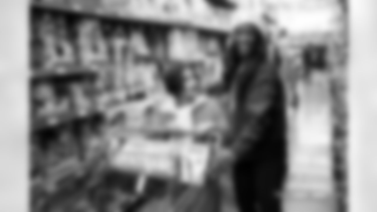 Children from the Boys & Girls Club participate in a Shop with a Jock shopping spree with Broncos players, alumni and cheerleader alumni in Aurora, Colorado on December 15, 2025. Photo by Ben Swanson / Denver Broncos