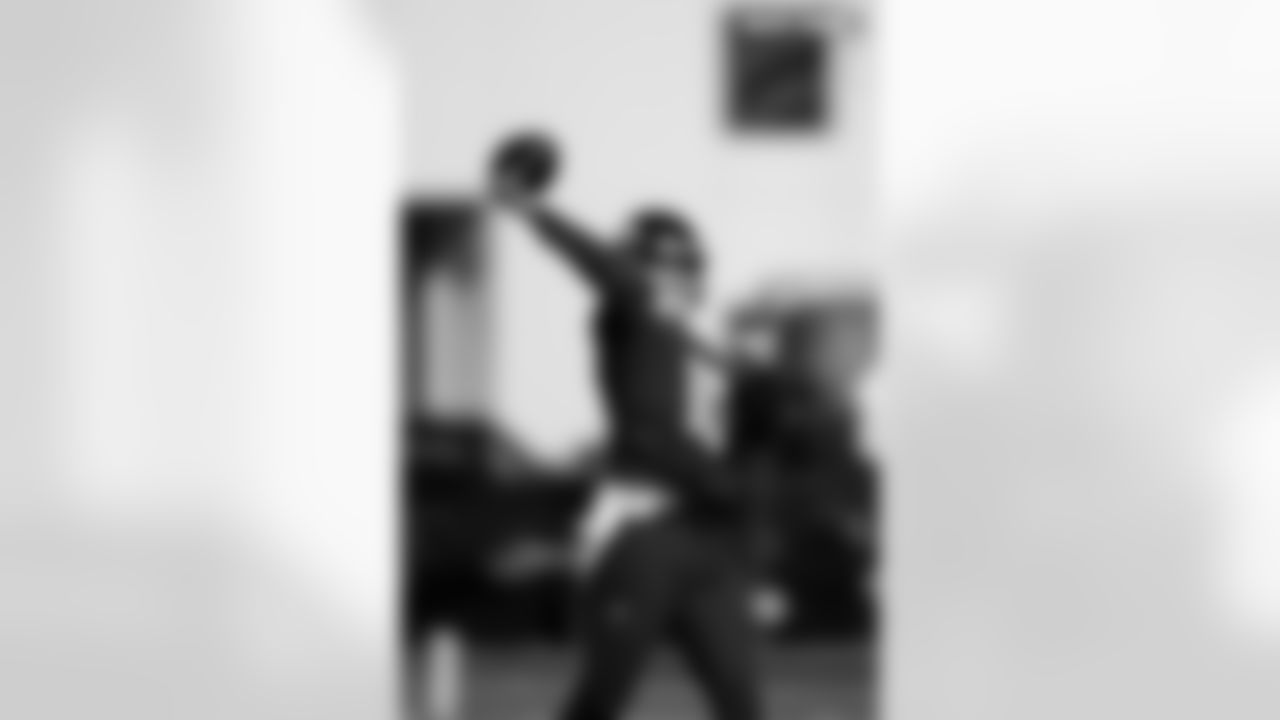 Bo Nix during practice at Broncos Park Powered by CommonSpirit in Englewood, Colorado on January 15, 2026. Photo by Ben Swanson / Denver Broncos