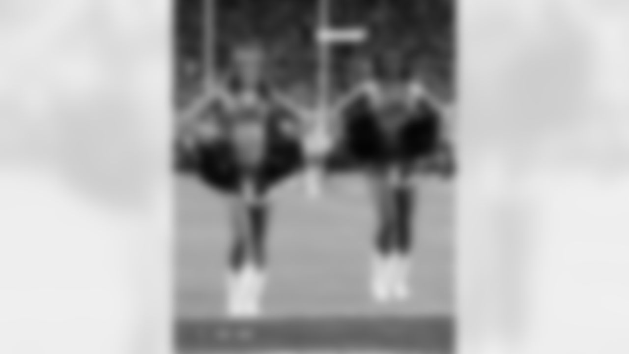 Denver Broncos Cheerleaders perform during the Broncos' Week 4 game against the Cincinnati Bengals at Empower Field at Mile High in Denver, Colorado on September 29, 2025. Photo by Adam Bratten / Denver Broncos