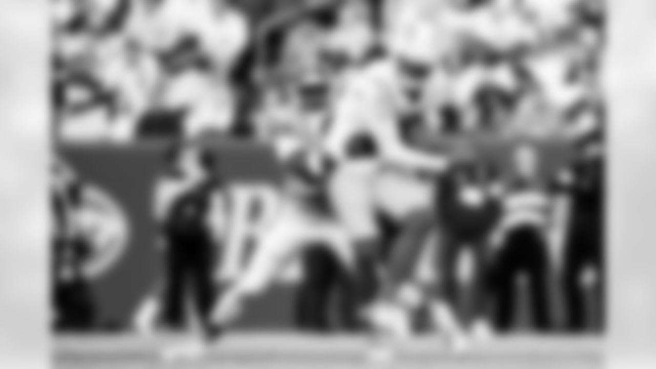 during the Broncos' Week 18 game against the Los Angeles Chargers at Empower Field at Mile High in Denver, Colorado on January 4, 2026. Photo by Ben Swanson / Denver Broncos