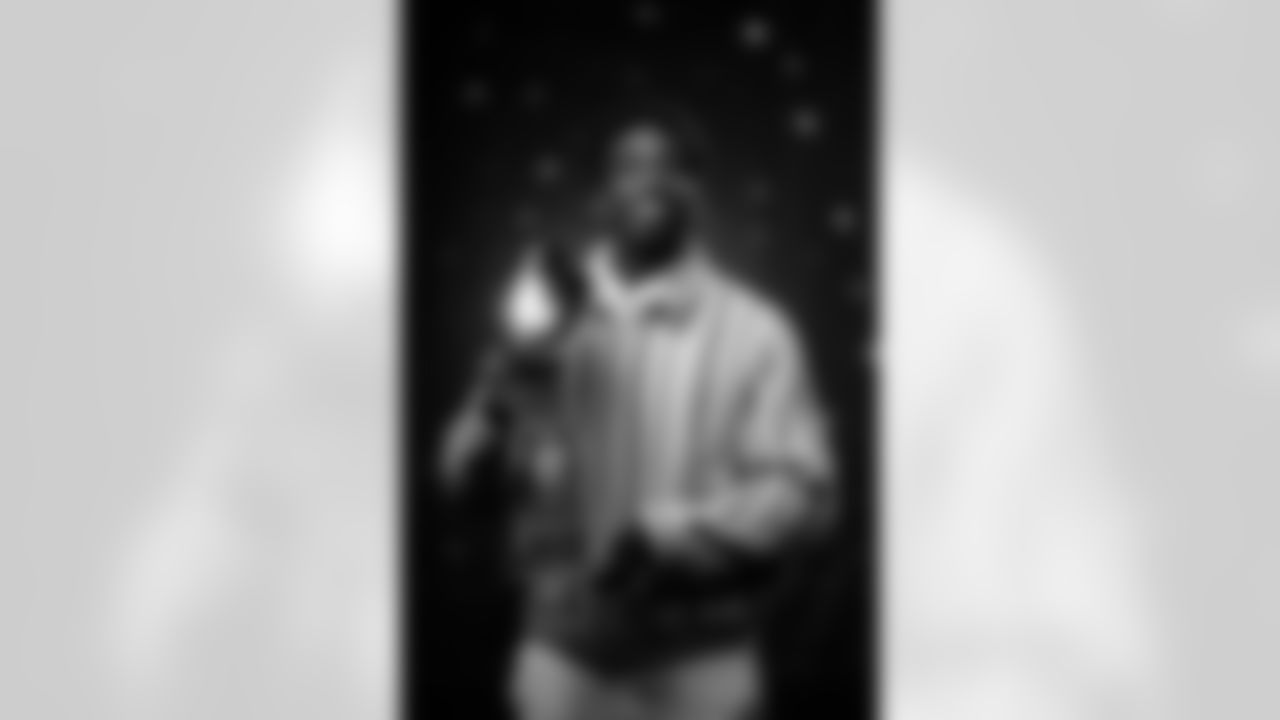 Kayvon Webster poses for a portrait at the 2025 Alumni Weekend Reception on October 18, 2025. Photo by Ben Swanson / Denver Broncos