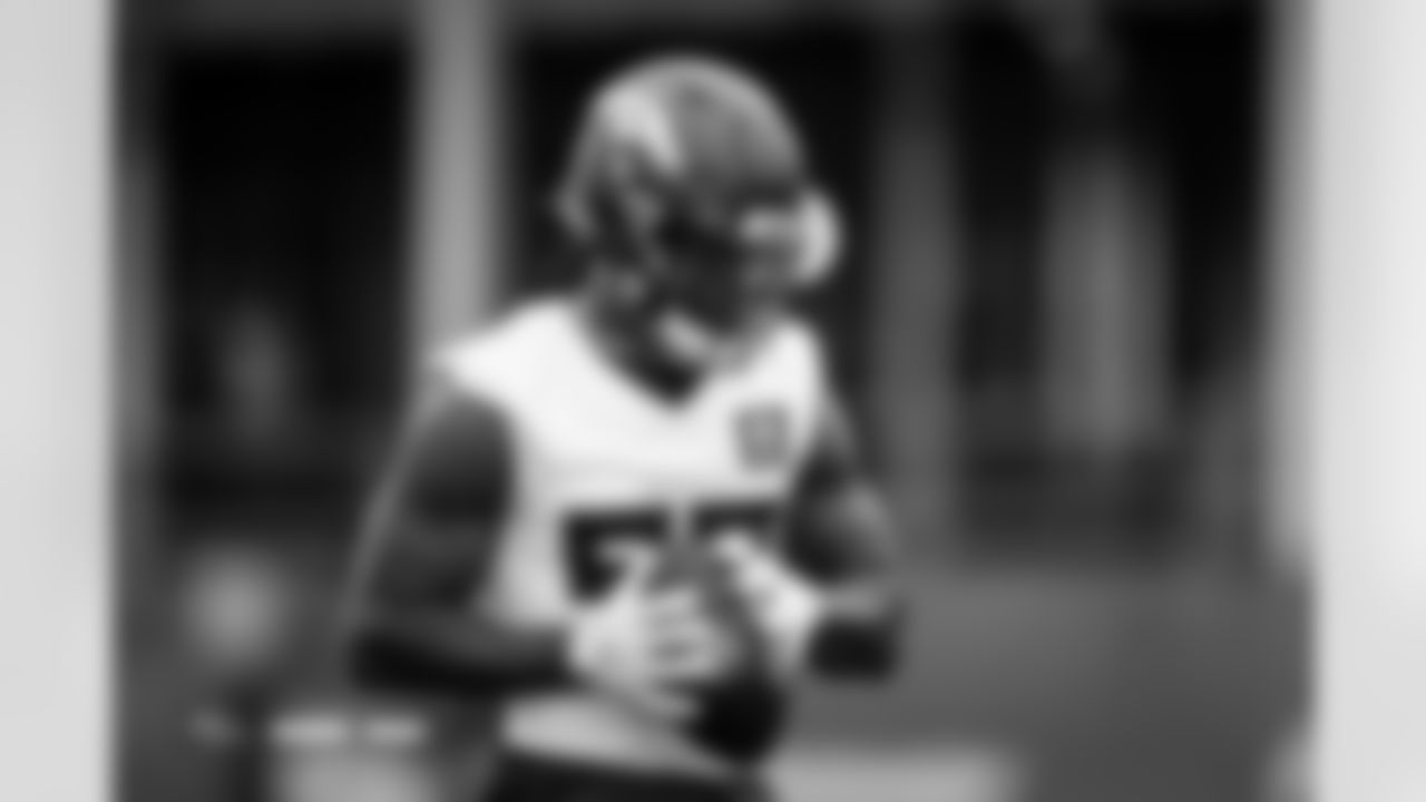 Dre Greenlaw during practice at Broncos Park Powered by CommonSpirit in Englewood, Colorado on September 12, 2025. Photo by Ben Swanson / Denver Broncos