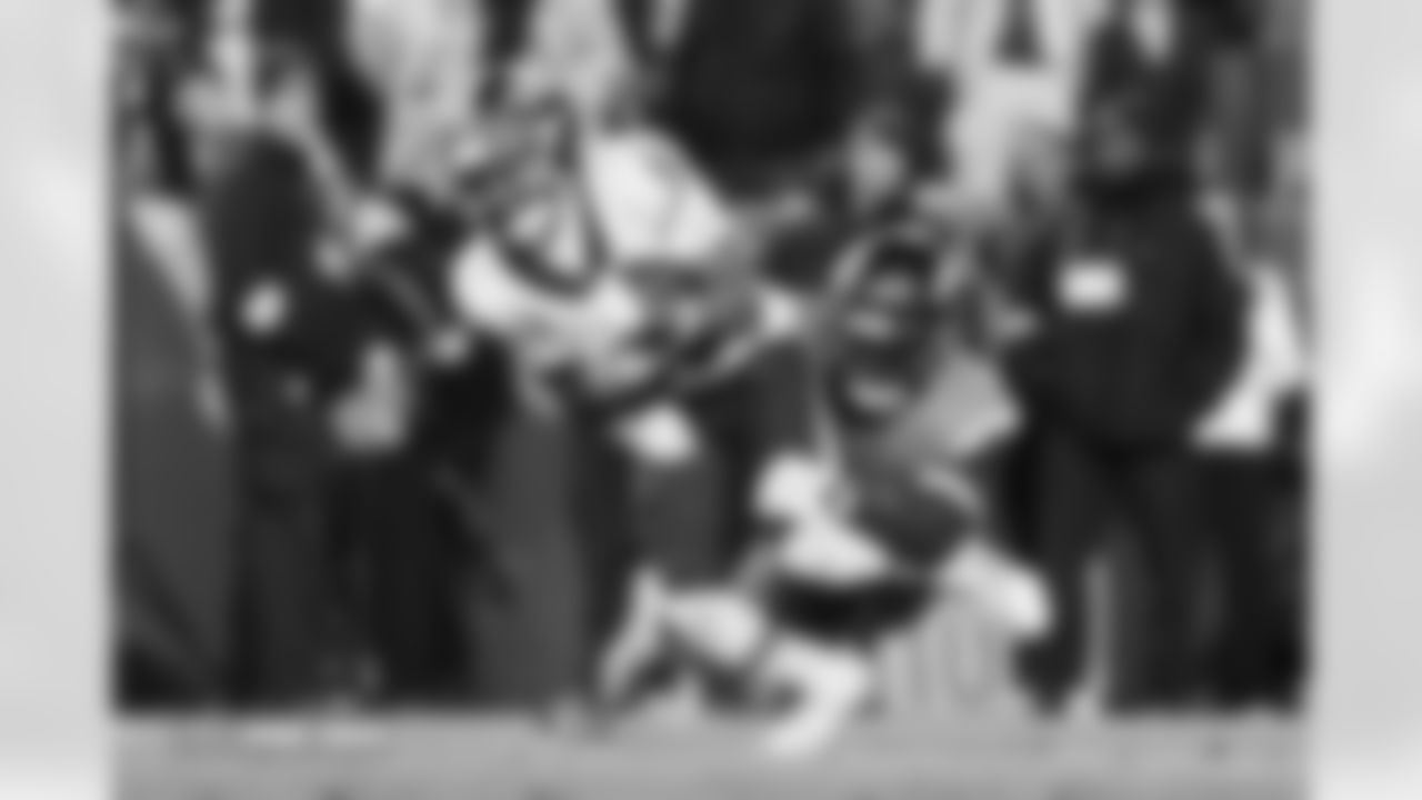 JL Skinner during the Broncos' Week 13 game against the Washington Commanders at Northwest Stadium in Landover, Maryland on November 30, 2025. Photo by Gabriel Christus / Denver Broncos