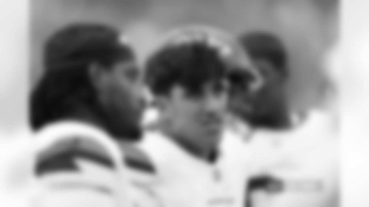 Jonah Elliss looks on from the bench during the Broncos' Preseason Week 3 game against the Arizona Cardinals at Empower Field At Mile High on August 25, 2024 in Denver, Colorado. (Photo by Ben Swanson/Denver Broncos)