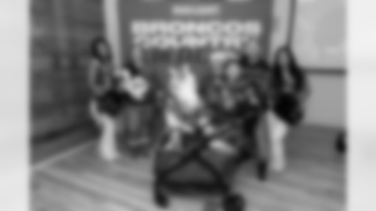 DBC Sam, Miles the Mascot and DBC Ariana during a visit with military families on Saturday, November 29, 2025 at USO Warrior and Family Center in Fort Belvoir, Virginia.
Photo by Gabriel Christus / Denver Broncos