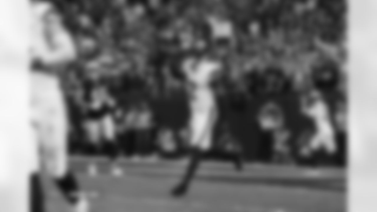 Pat Surtain II (2) during the Broncos' Week 14 game against the Las Vegas Raiders at Allegiant Stadium in Las Vegas, Nevada on December 7, 2025. Photo by Ben Swanson / Denver Broncos