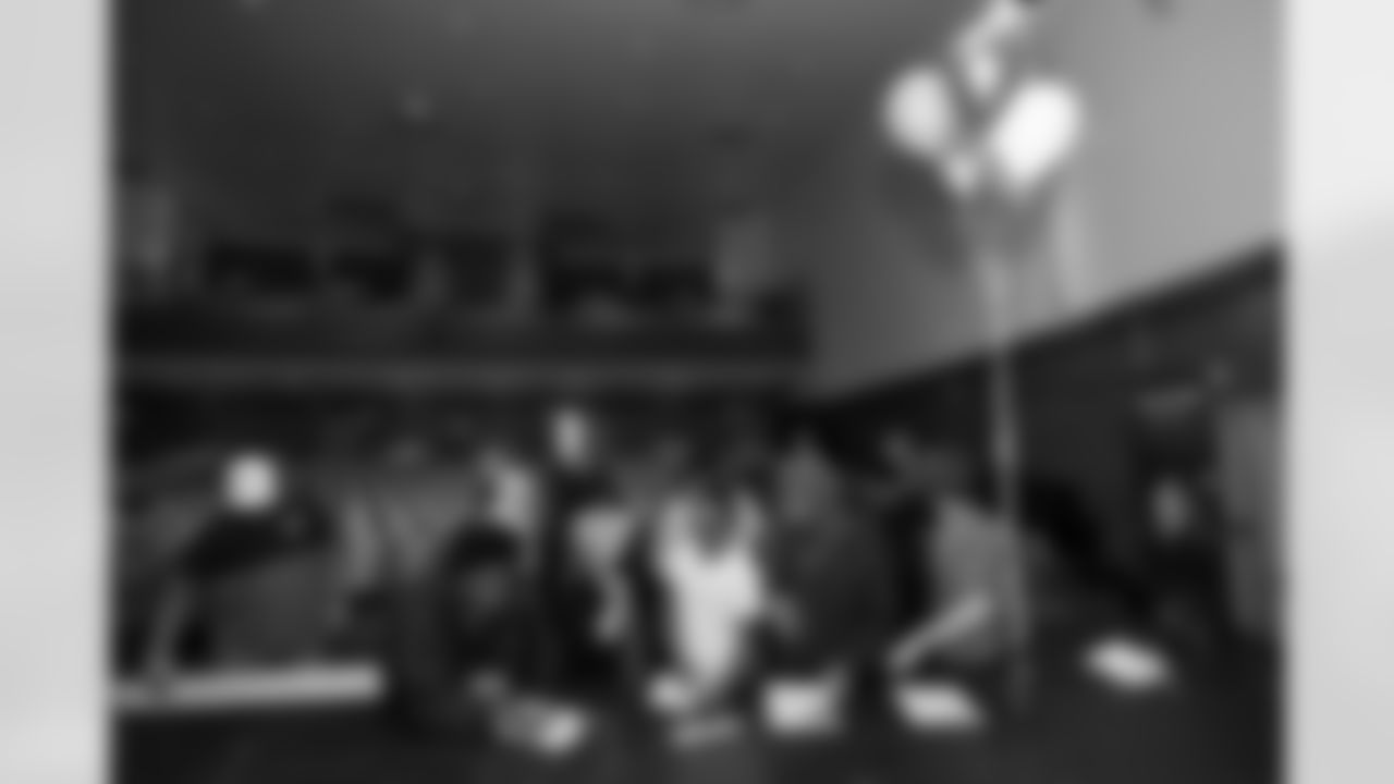 Denver Broncos alumni, cheer and players participated in ENT Adventures in Realiity on Tuesday, December 9, 2025 at Manual High School in Denver, Colorado.
Photo by Gabriel Christus / Denver Broncos