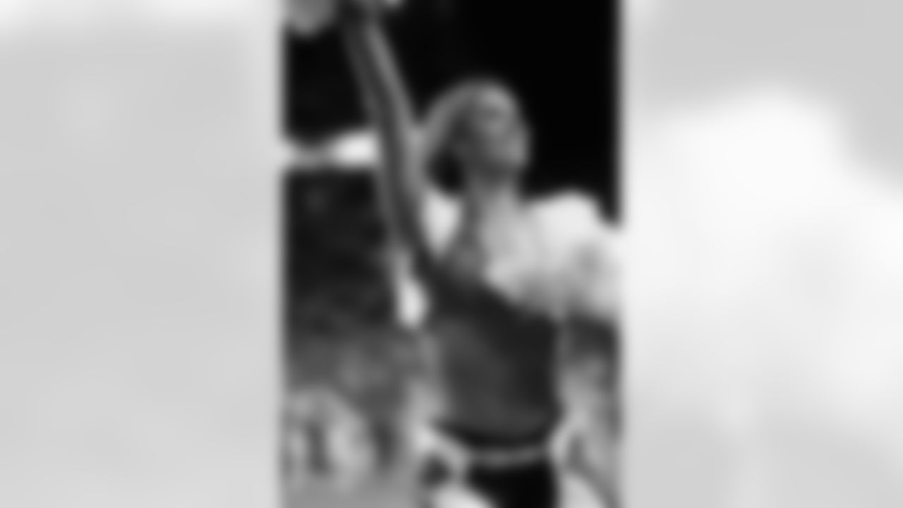 during the Broncos' Week 18 game against the Los Angeles Chargers at Empower Field at Mile High in Denver, Colorado on January 4, 2026. Photo by Adam Bratten / Denver Broncos