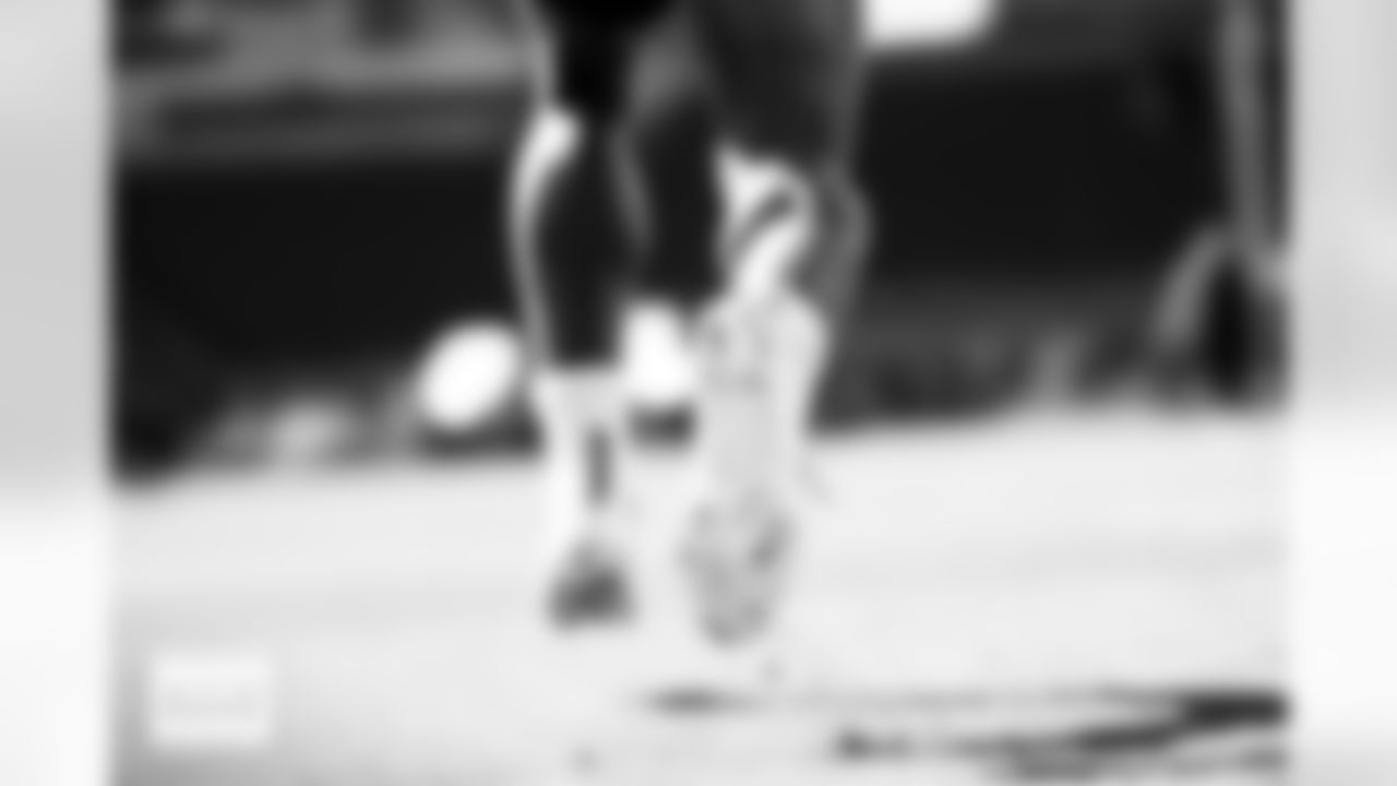 Courtland Sutton warms up before the Broncos' Week 5 game against the Philadelphia Eagles at Lincoln Financial Field in Philadelphia, Pennsylvania on October 5, 2025. Photo by Ben Swanson / Denver Broncos