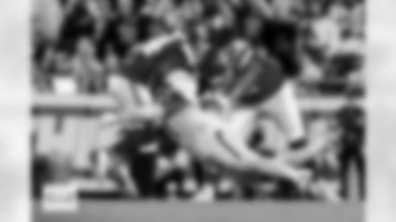 during the Broncos' Week 17 game against the Kansas City Chiefs at GEHA Field at Arrowhead Stadium in Kansas City, Missouri on December 25, 2025. Photo by Gabriel Christus / Denver Broncos