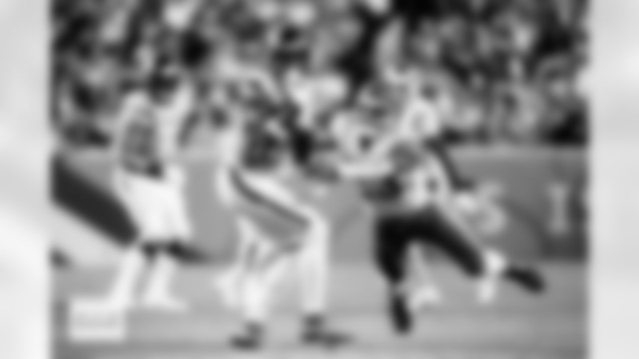 Denver Broncos wide receiver Courtland Sutton (14) makes a catch during the Broncos' Week 11 game against the Kansas City Chiefs at Empower Field at Mile High in Denver, Colorado on November 16, 2025. Photo by Ben Swanson / Denver Broncos