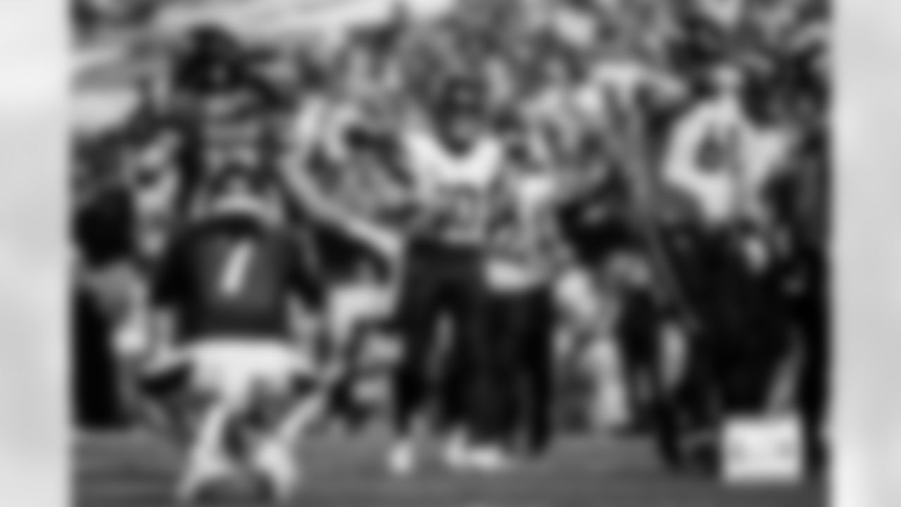 Denver Broncos quarterback Bo Nix (10) reacts after the Eagles commit a penalty during the Broncos' Week 5 game against the Philadelphia Eagles at Lincoln Financial Field in Philadelphia, Pennsylvania on October 5, 2025. Photo by Ben Swanson / Denver Broncos