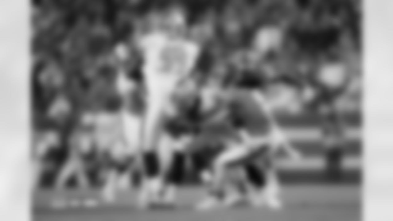 Talanoa Hufanga (9) during the Broncos' Week 10 game against the Las Vegas Raiders at Empower Field at Mile High in Denver, Colorado on November 6, 2025. Photo by Gabriel Christus / Denver Broncos