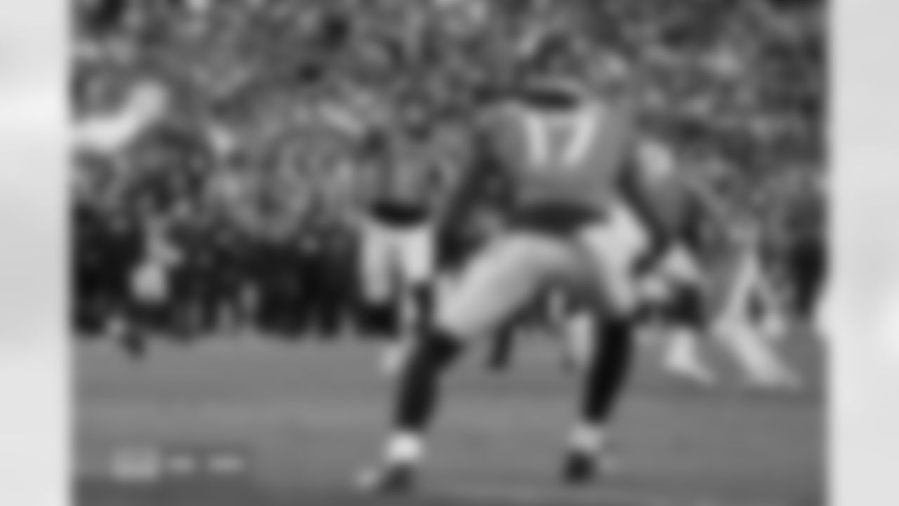 Bo Nix (10) during the Broncos' Week 15 game against the Green Bay Packers at Empower Field at Mile High in Denver, Colorado on December 14, 2025. Photo by Ben Swanson / Denver Broncos