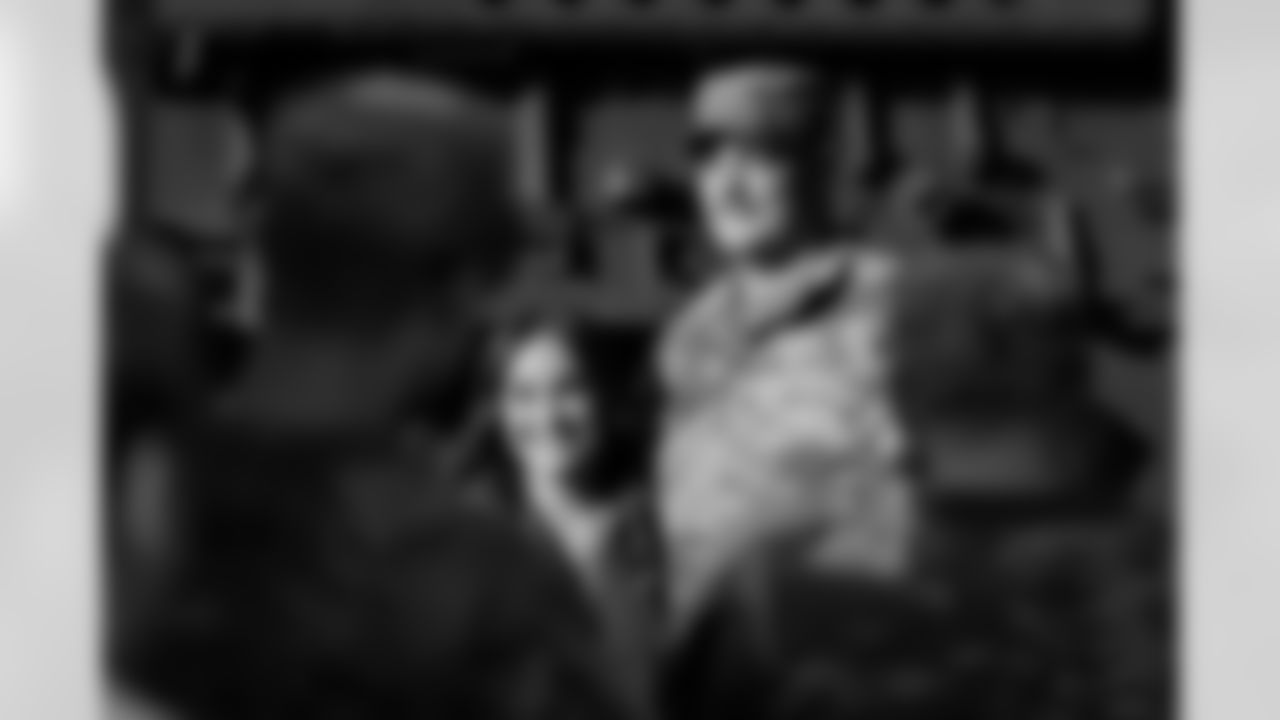 Denver Broncos Cheerleaders and Broncos alumni visit the United States Army post at Fort Carson during the Salute to Service Caravan on December 16, 2025. Photo by Ben Swanson / Denver Broncos