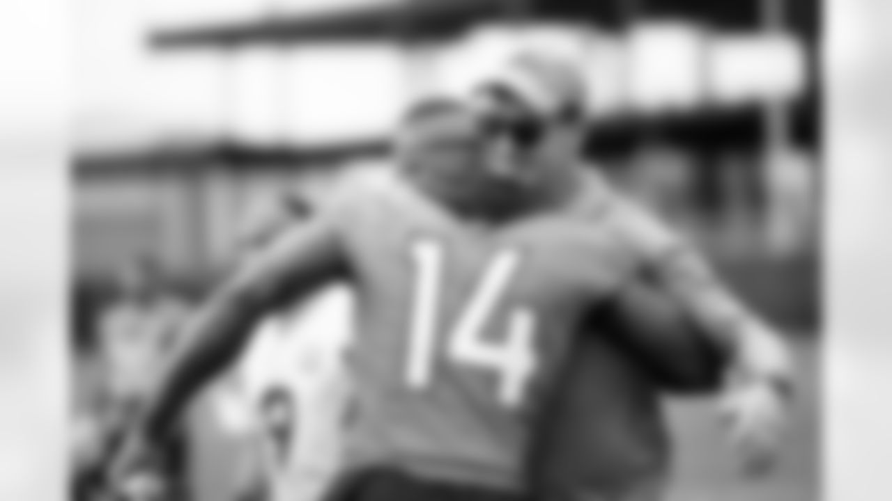 Courtland Sutton and Peyton Manning during an OTA practice at Broncos Park Powered by CommonSpirit in Englewood, Colorado on June 5, 2025. Photo by Ben Swanson / Denver Broncos