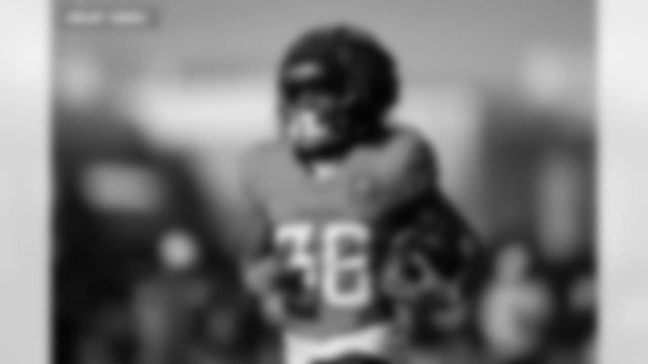 Jaleel McLaughlin during practice at Broncos Park Powered by CommonSpirit in Englewood, Colorado on January 13, 2026. Photo by Ben Swanson / Denver Broncos