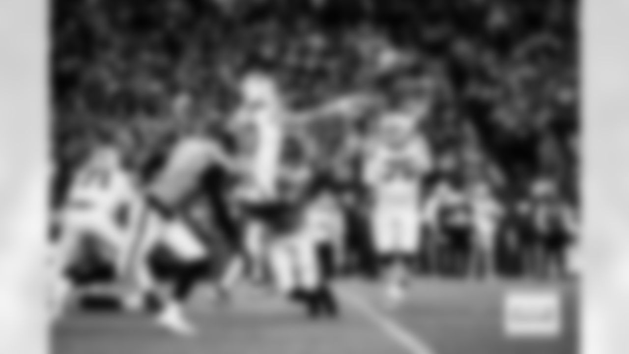 during the Broncos' Week 15 game against the Green Bay Packers at Empower Field at Mile High in Denver, Colorado on December 14, 2025. Photo by Gabriel Christus / Denver Broncos