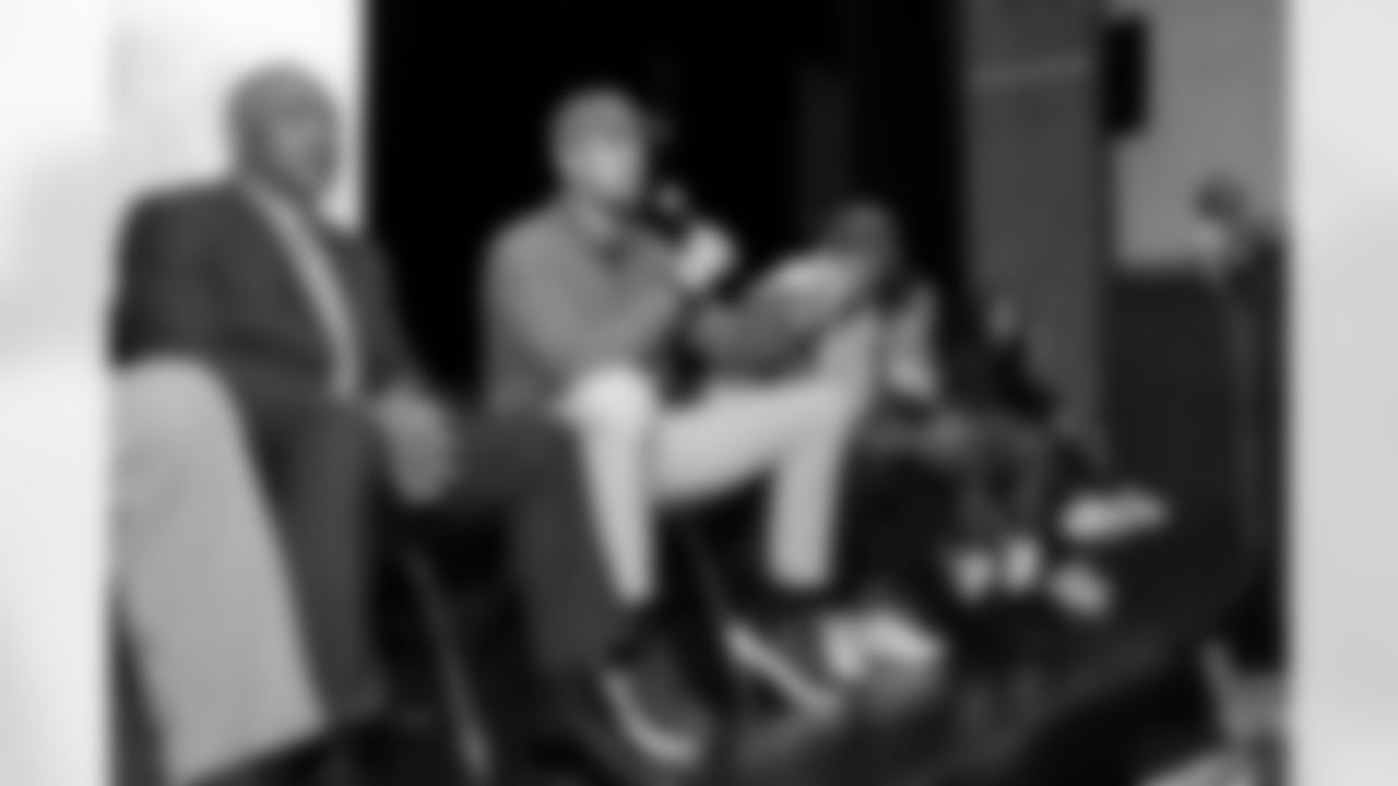 Denver Broncos alumni, cheer and players participated in ENT Adventures in Realiity on Tuesday, December 9, 2025 at Manual High School in Denver, Colorado.
Photo by Gabriel Christus / Denver Broncos