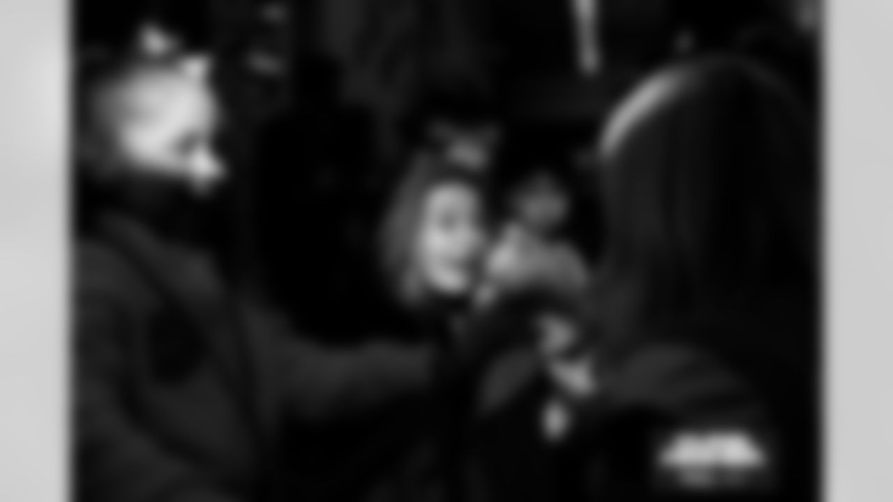 Students during a school hallway parade to celebrate the Denver Broncos making the playoffs on Thursday, January 15, 2026 at Lumberg Elemen in Denver, Lumberg Elementary School .
Photo by Gabriel Christus / Denver Broncos