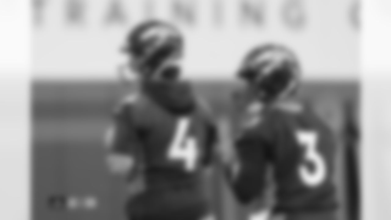 Jarrett Stidham and Russell Wilson during practice on Wednesday, December 27, 2023 at Centura Health Training Center in Englewood, Colorado.
Photo by Gabriel Christus / Denver Broncos
