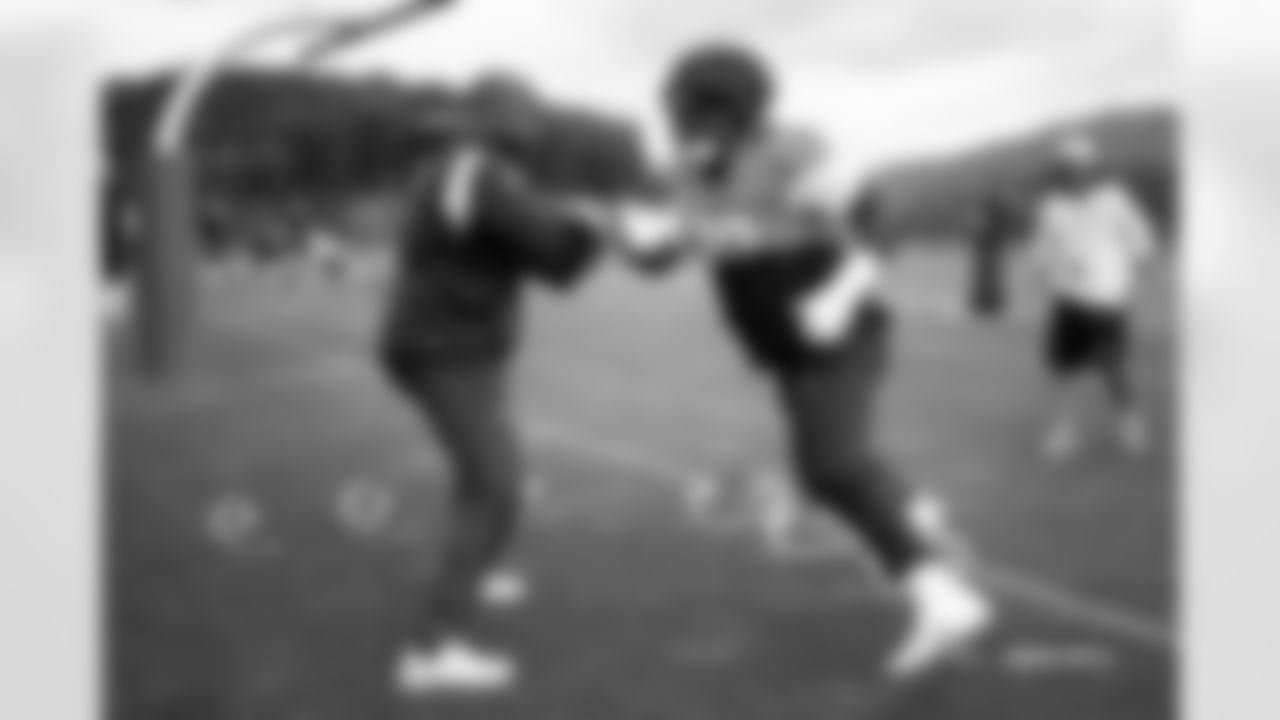 Jamar Cain and John Franklin-Myers during practice at The Greenbrier in White Sulphur Springs, West Virginia on September 25, 2024. Photo by Ben Swanson / Denver Broncos