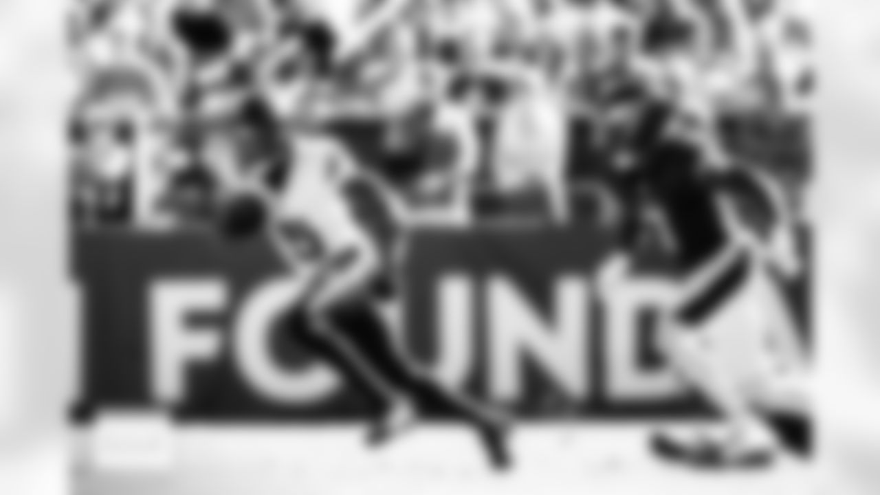 Denver Broncos wide receiver Trent Sherfield Sr. (5) runs with the ball on a reception during the Broncos' Week 5 game against the Philadelphia Eagles at Lincoln Financial Field in Philadelphia, Pennsylvania on October 5, 2025. Photo by Ben Swanson / Denver Broncos