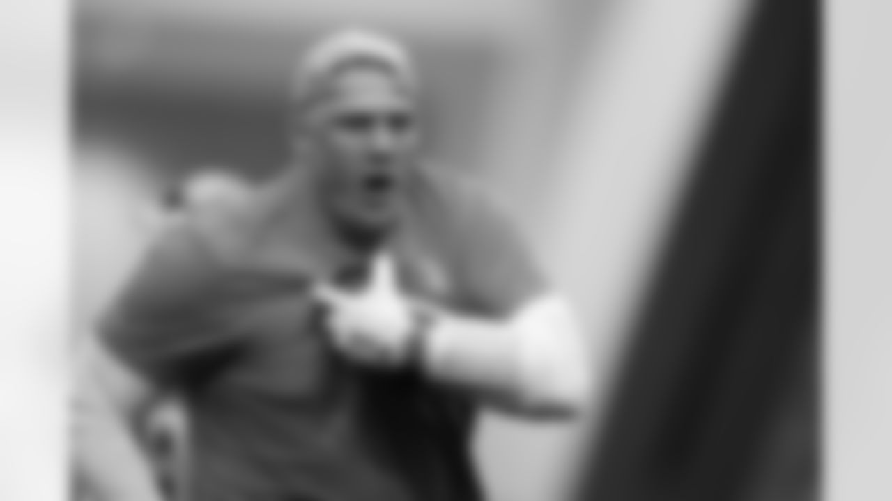 Denver Broncos offensive tackle Garett Bolles (72) runs the ball during the 2026 Pro Bowl Game on Tuesday, February 3, 2026 in San Francisco, California. (Kara Durrette/NFL)