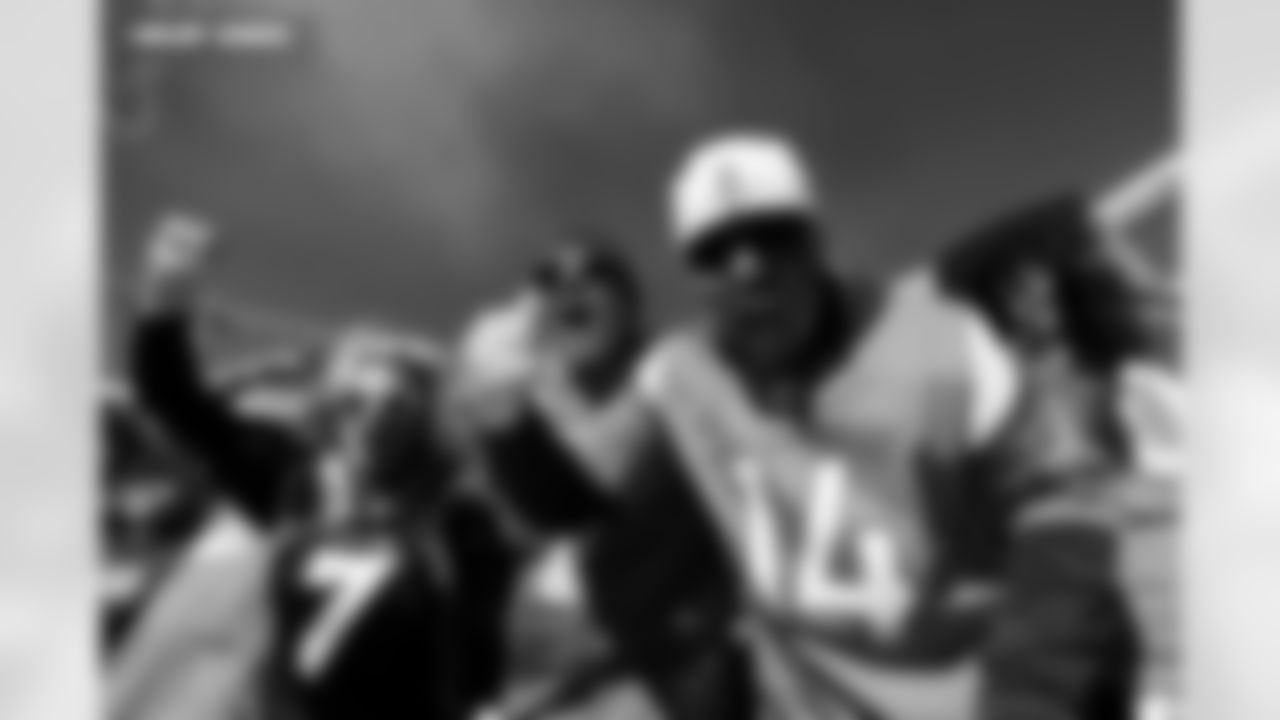 Fans yell before the Broncos' Divisional Round playoff game against the Buffalo Bills at Empower Field at Mile High in Denver, Colorado on January 17, 2026. Photo by Ben Swanson / Denver Broncos