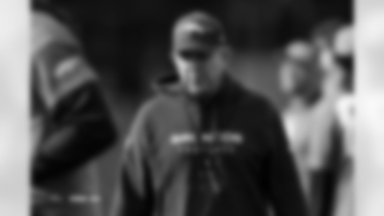 Sean Payton during practice at Broncos Park Powered by CommonSpirit in Englewood, Colorado on December 23, 2025. Photo by Ben Swanson / Denver Broncos