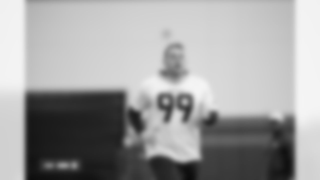 Zach Allen during practice at Broncos Park Powered by CommonSpirit in Englewood, Colorado on November 4, 2025. Photo by Gabriel Christus / Denver Broncos