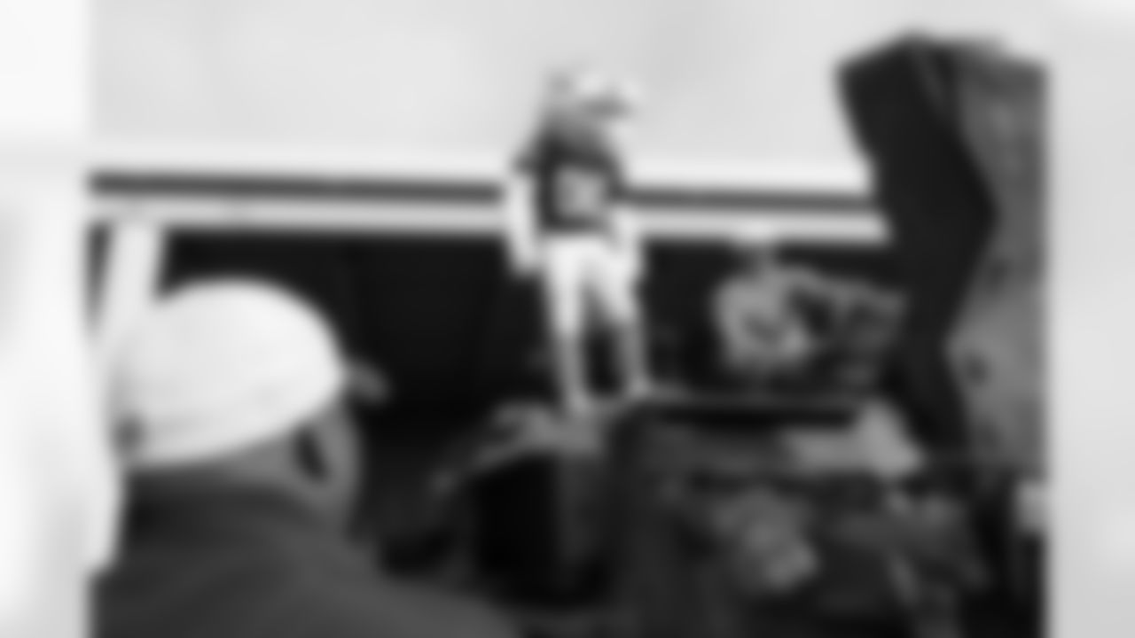 Denver Broncos Cheerleaders and Broncos alumni visit the United States Army post at Fort Carson during the Salute to Service Caravan on December 16, 2025. Photo by Ben Swanson / Denver Broncos