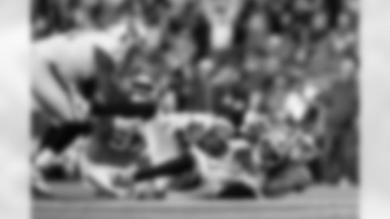 Denver Broncos safety Talanoa Hufanga (9) sacks Las Vegas Raiders quarterback Geno Smith (7) on fourth down during the Broncos' Week 10 game against the Las Vegas Raiders at Empower Field at Mile High in Denver, Colorado on November 6, 2025. Photo by Ben Swanson / Denver Broncos