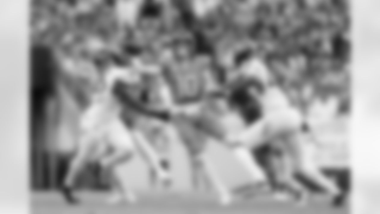 Denver Broncos quarterback Bo Nix (10) throws a pass during the Broncos' Week 1 game against the Tennessee Titans at Empower Field at Mile High in Denver, Colorado on September 7, 2025. Photo by Gabriel Christus / Denver Broncos