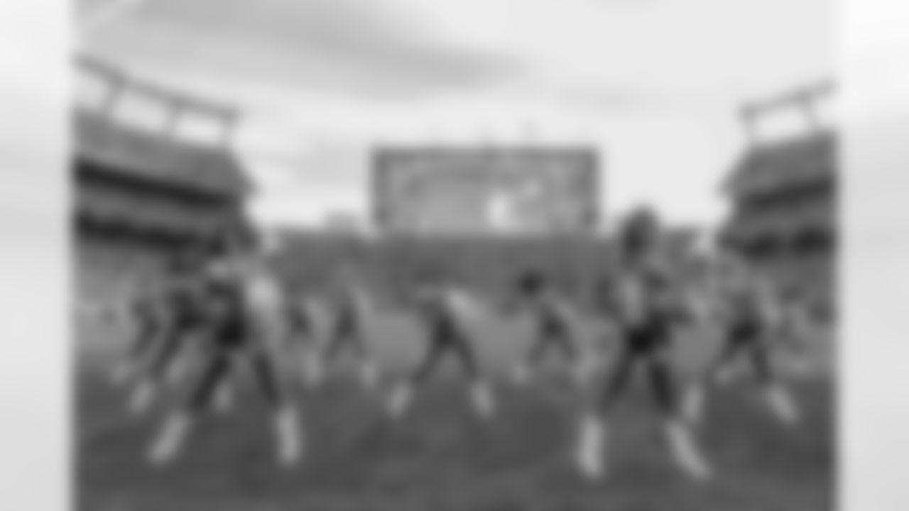 Denver Broncos Cheerleaders during the Broncos' Week 18 game against the Los Angeles Chargers at Empower Field at Mile High in Denver, Colorado on January 4, 2026. Photo by Paul Cloud / Denver Broncos