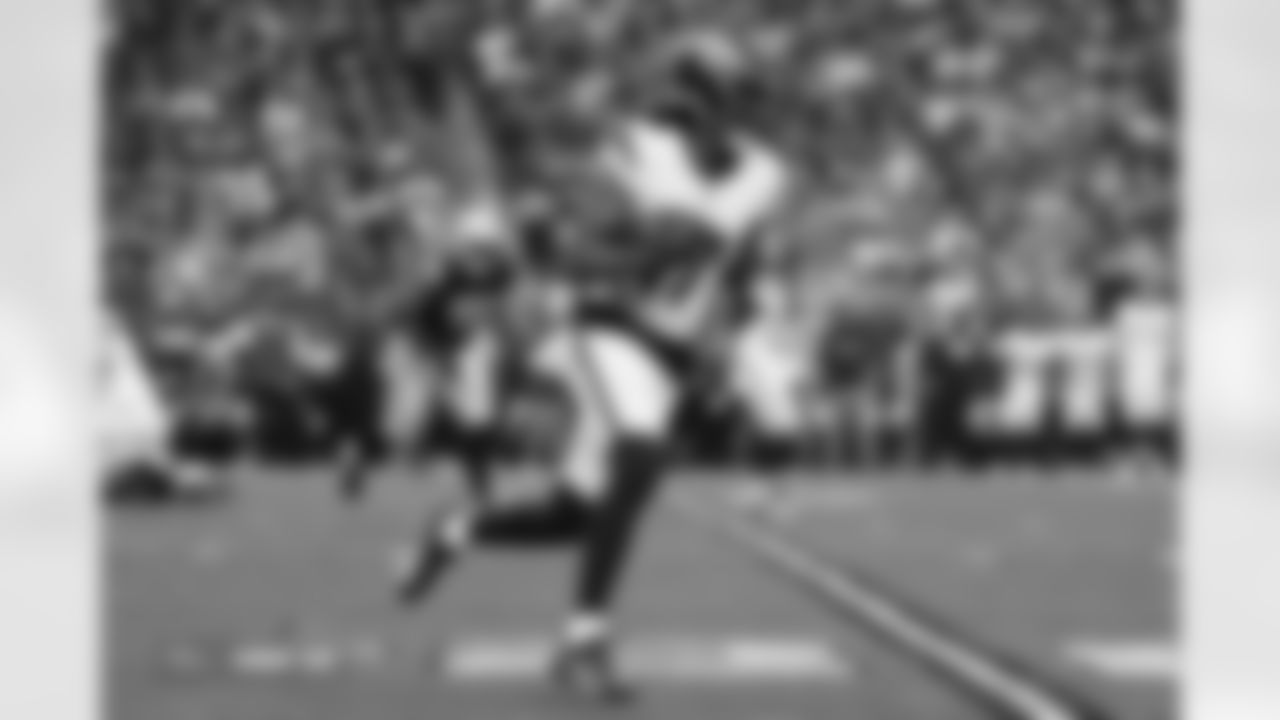 Lil'Jordan Humphrey (17) during the Broncos' Week 14 game against the Las Vegas Raiders at Allegiant Stadium in Las Vegas, Nevada on December 7, 2025. Photo by Ben Swanson / Denver Broncos