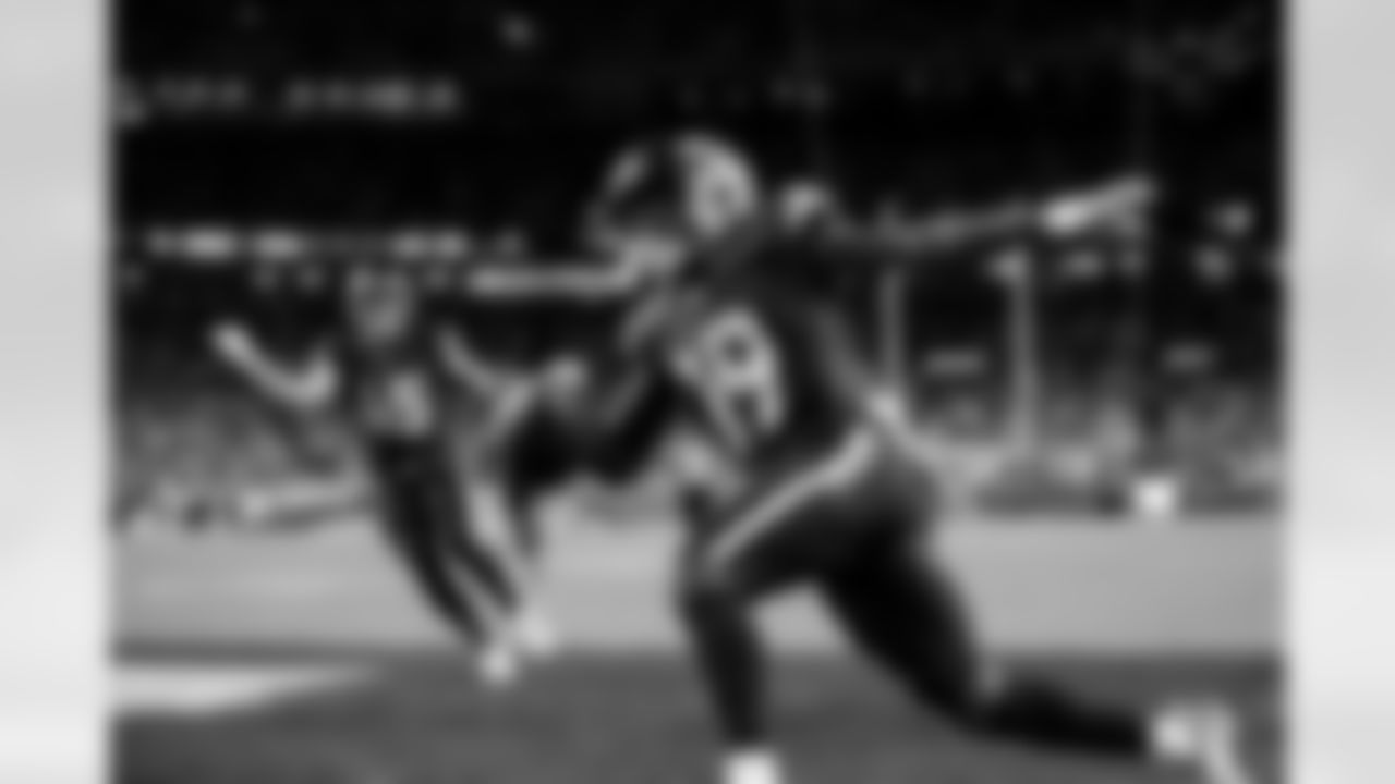 Denver Broncos wide receiver Marvin Mims Jr. (19) celebrates a touchdown run during the Broncos' Week 4 game against the Cincinnati Bengals at Empower Field at Mile High in Denver, Colorado on September 29, 2025. Photo by Ben Swanson / Denver Broncos