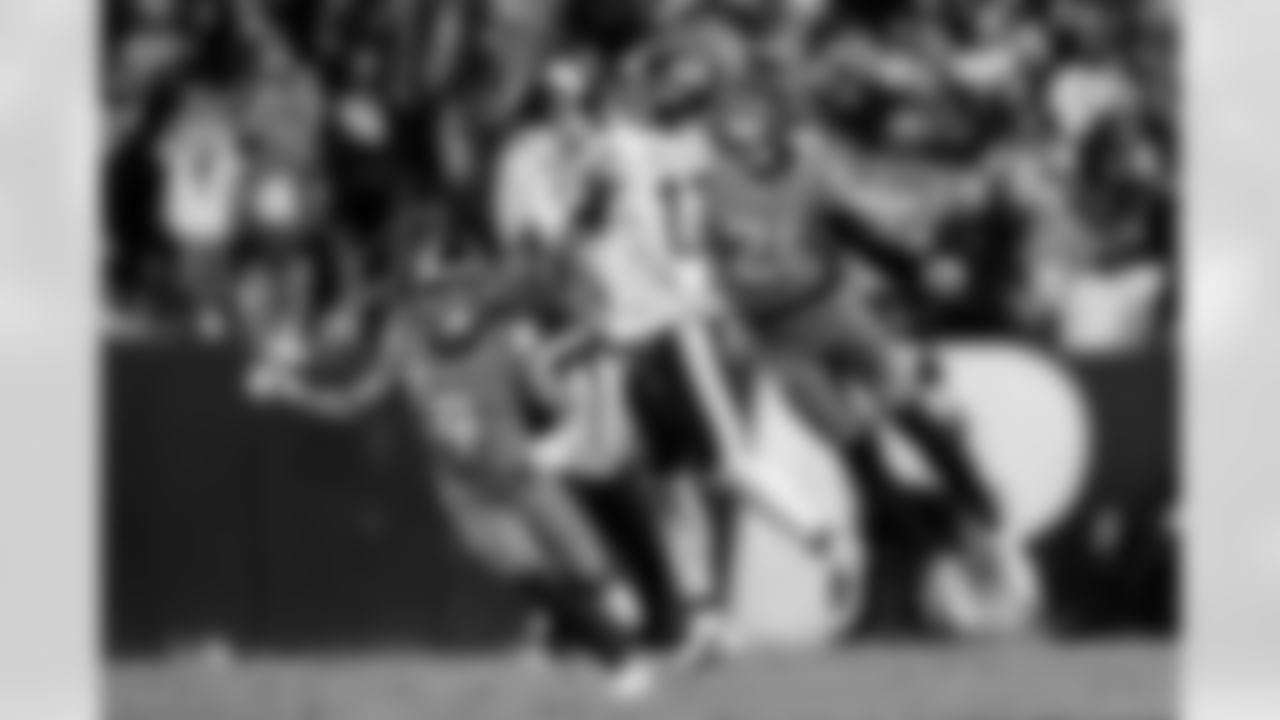 Denver Broncos cornerback Riley Moss (21) breaks up a pass intended for Washington Commanders wide receiver Terry McLaurin (17) during the Broncos' Week 13 game against the Washington Commanders at Northwest Stadium in Landover, Maryland on November 30, 2025. Photo by Ben Swanson / Denver Broncos