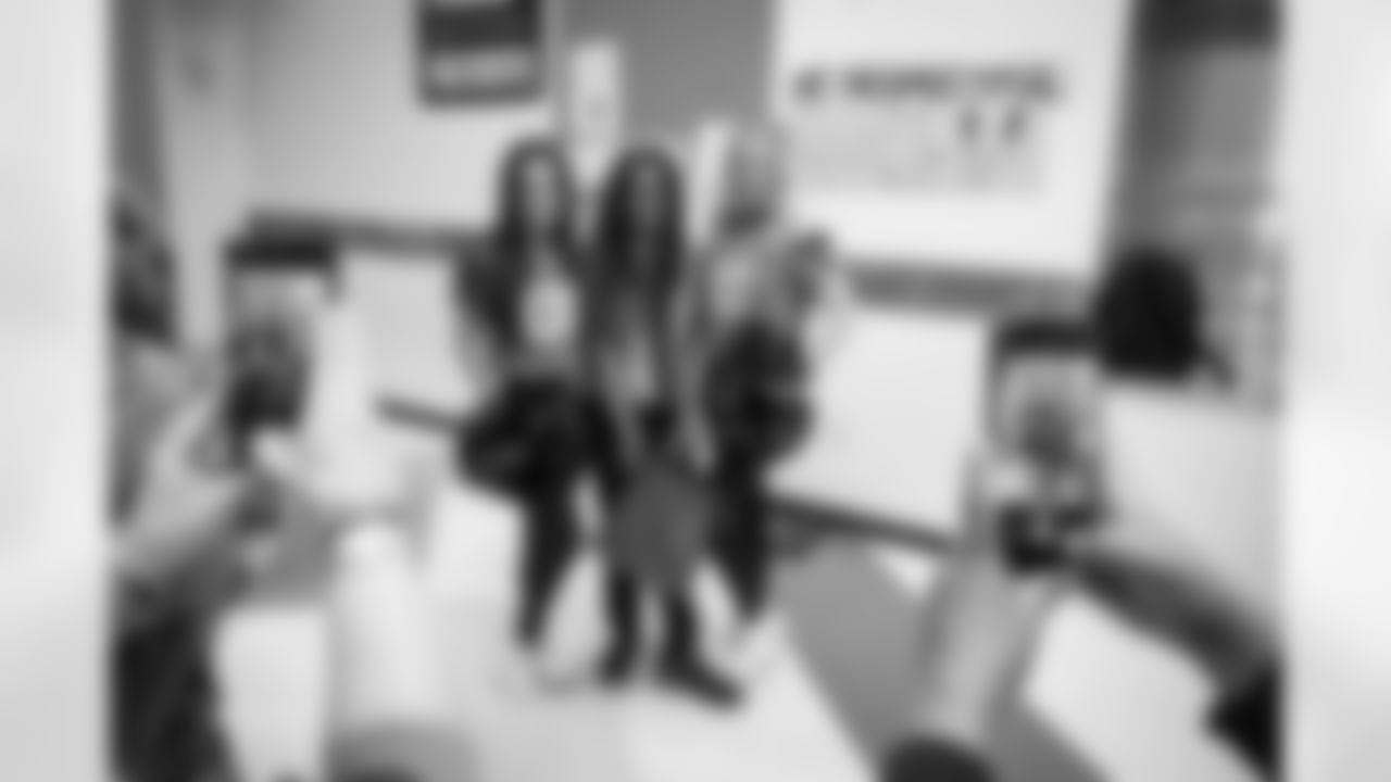 DBC Mikayla and DBC Stephanie during a Food Bank x CommonSpirit Rural event on Thursday, April 24, 2025 at Park County School District RE-2 Fairplay Campus in Fairplay, Colorado.
Photo by Chris Stark / Denver Broncos