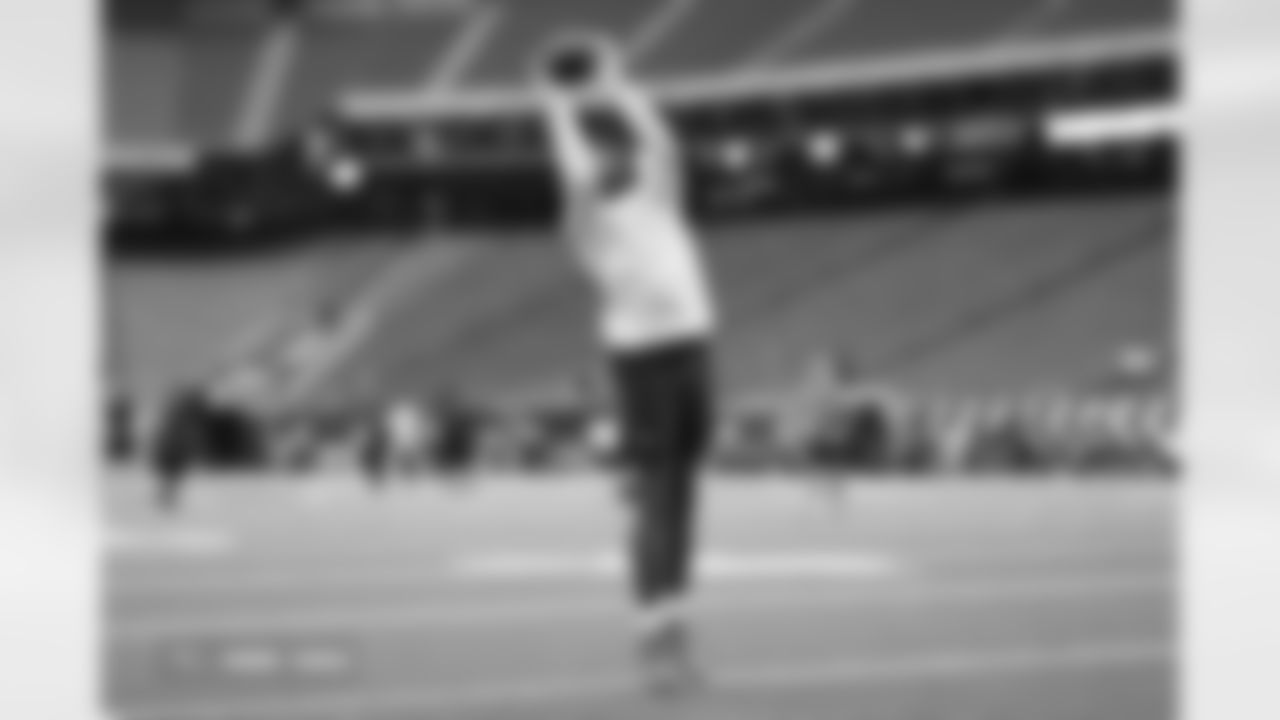 Courtland Sutton before the Broncos' Week 9 game against the Houston Texans at NRG Stadium in Houston, Texas on November 2, 2025. Photo by Ben Swanson / Denver Broncos