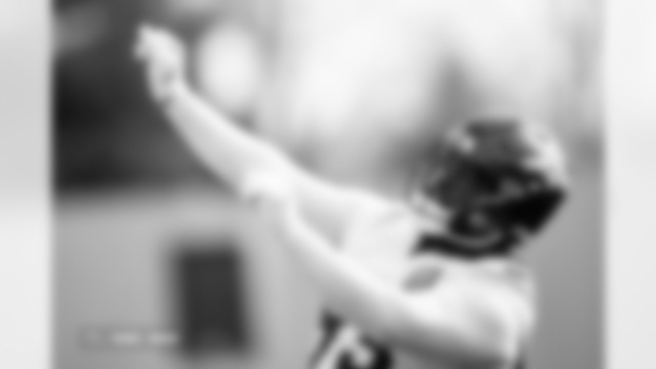 D.J. Jones during practice at Broncos Park Powered by CommonSpirit in Englewood, Colorado on November 26, 2025. Photo by Ben Swanson / Denver Broncos