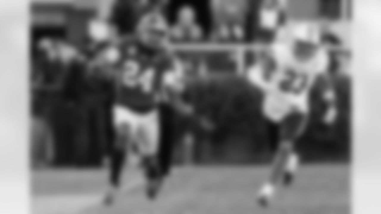 "Starks was a playmaker in the SEC for three straight seasons. He brings good football IQ, tackling and movement ability to play free, strong and slot." [Josh, Liskiewitz, Pro Football Focus, March 24] (AP Photo/John Bazemore)