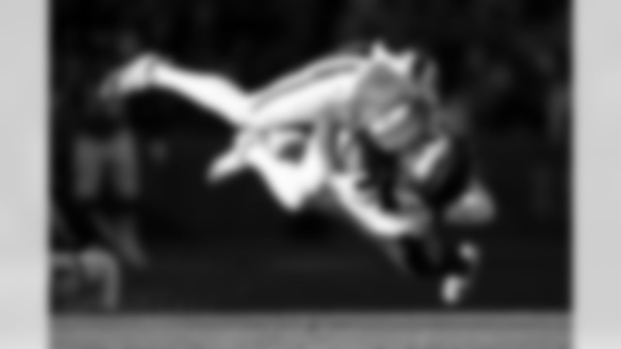 Denver Broncos wide receiver Marvin Mims Jr. (19) makes a catch during the Broncos' Divisional Round playoff game against the Buffalo Bills at Empower Field at Mile High in Denver, Colorado on January 17, 2026. Photo by Ben Swanson / Denver Broncos