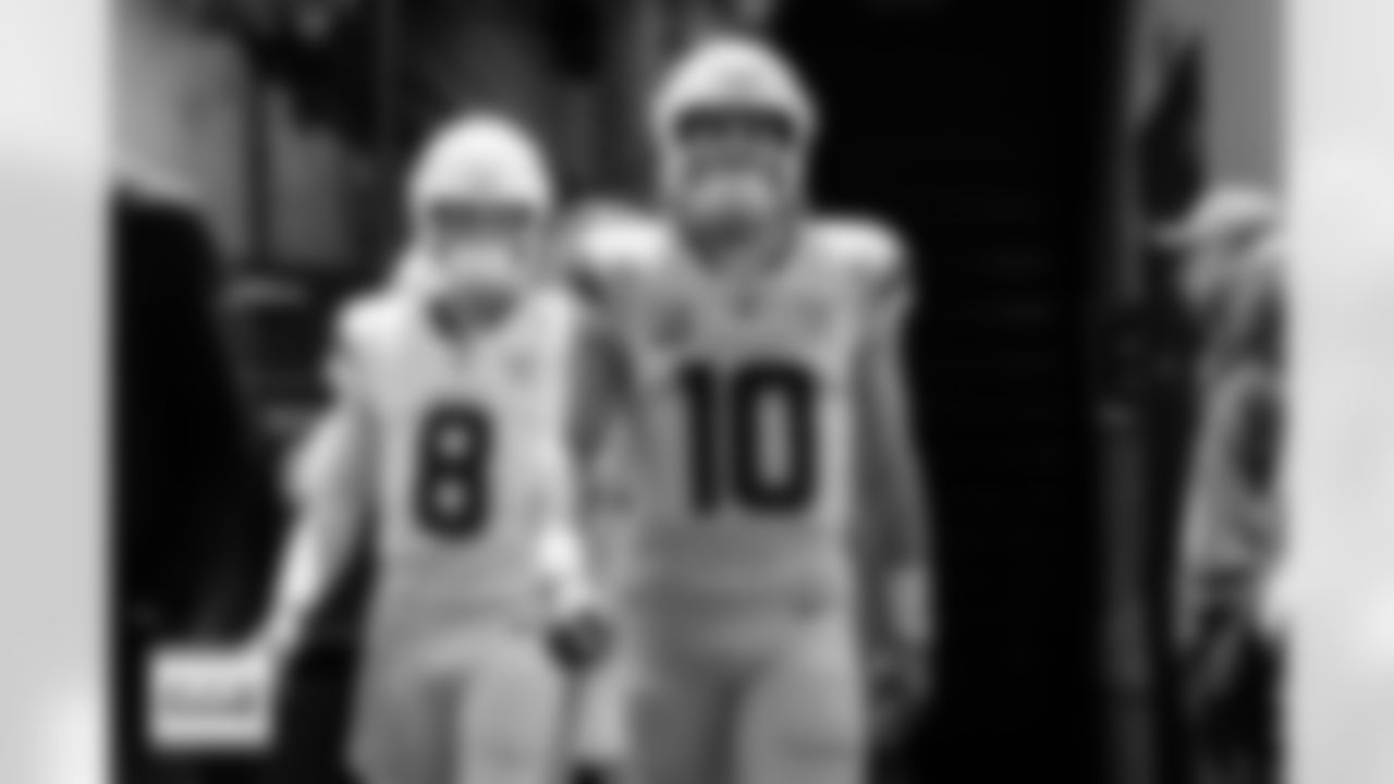 Denver Broncos quarterback Bo Nix (10) before the Broncos' Week 17 game against the Kansas City Chiefs at GEHA Field at Arrowhead Stadium in Kansas City, Missouri on December 25, 2025. Photo by Ben Swanson / Denver Broncos