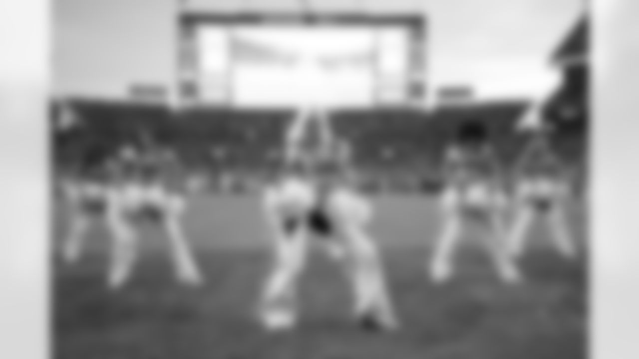 during the Broncos' Week 18 game against the Los Angeles Chargers at Empower Field at Mile High in Denver, Colorado on January 4, 2026. Photo by Adam Bratten / Denver Broncos