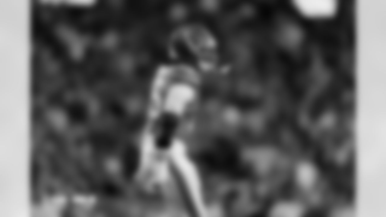 Nik Bonitto during the Broncos' Week 18 game against the Los Angeles Chargers at Empower Field at Mile High in Denver, Colorado on January 4, 2026. Photo by Ben Swanson / Denver Broncos