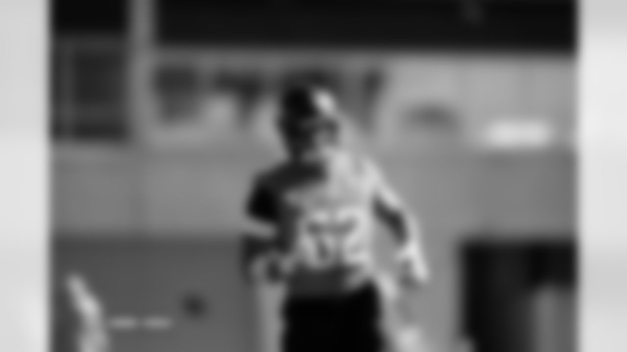 Jonah Elliss during practice at Broncos Park Powered by CommonSpirit in Englewood, Colorado on October 30, 2025. Photo by Gabriel Christus / Denver Broncos