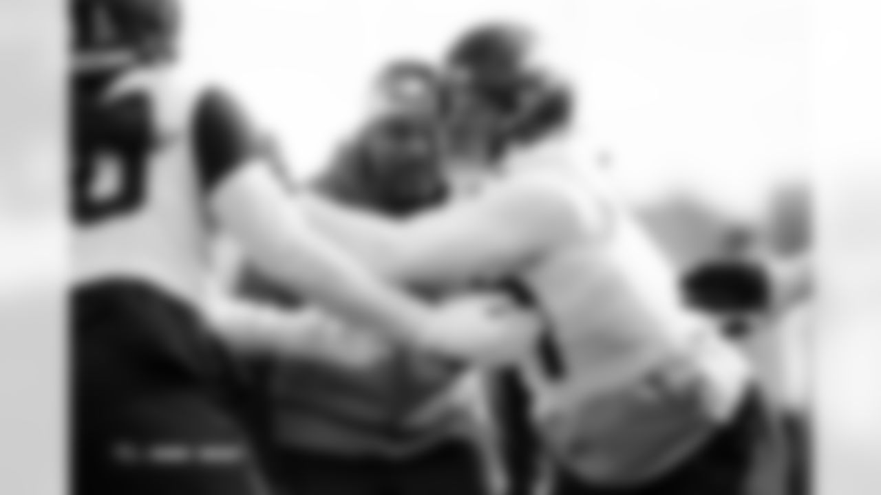 Zach Allen during practice at Broncos Park Powered by CommonSpirit in Englewood, Colorado on November 26, 2025. Photo by Ben Swanson / Denver Broncos